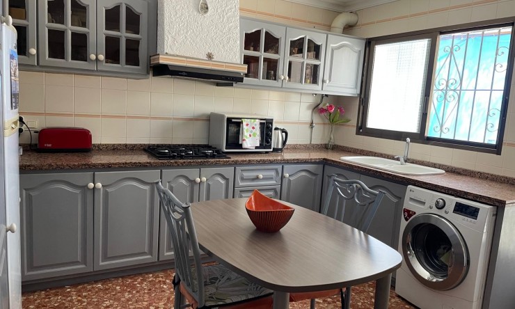 Resale - Villa -
Finestrat