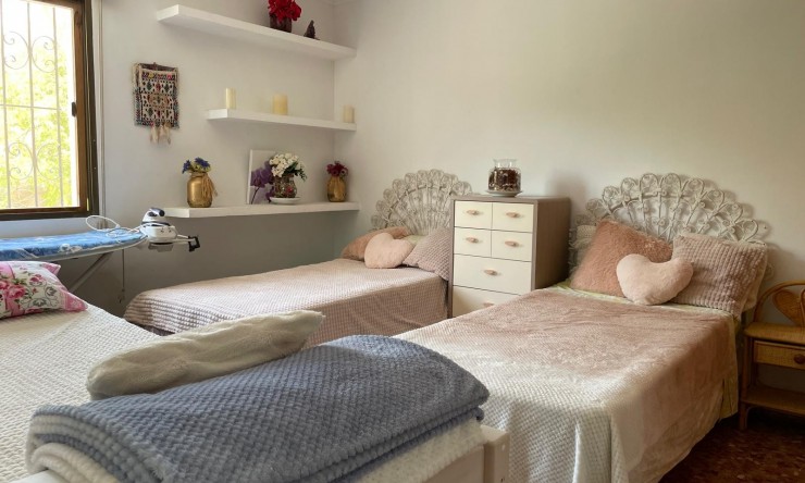 Resale - Villa -
Finestrat