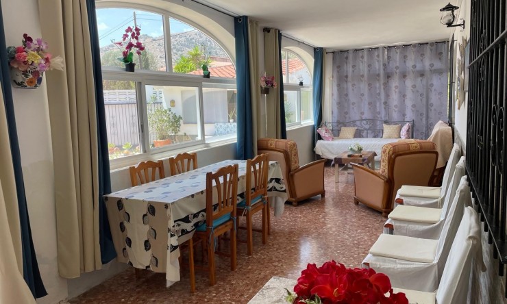 Resale - Villa -
Finestrat