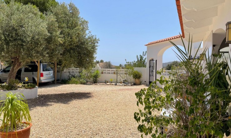 Resale - Villa -
Finestrat