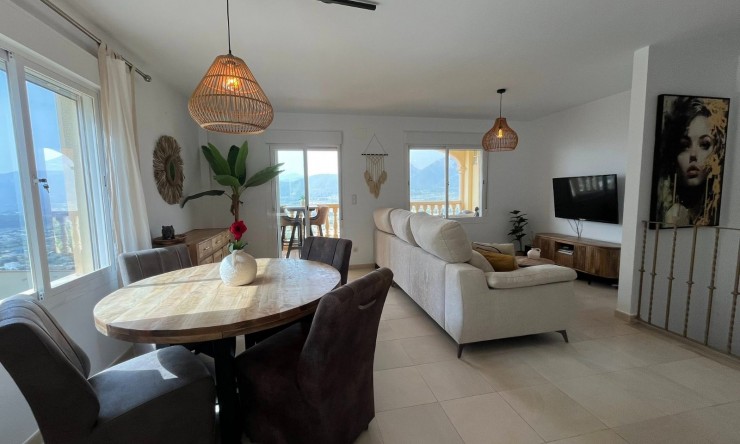 Resale - Townhouse -
Jalón