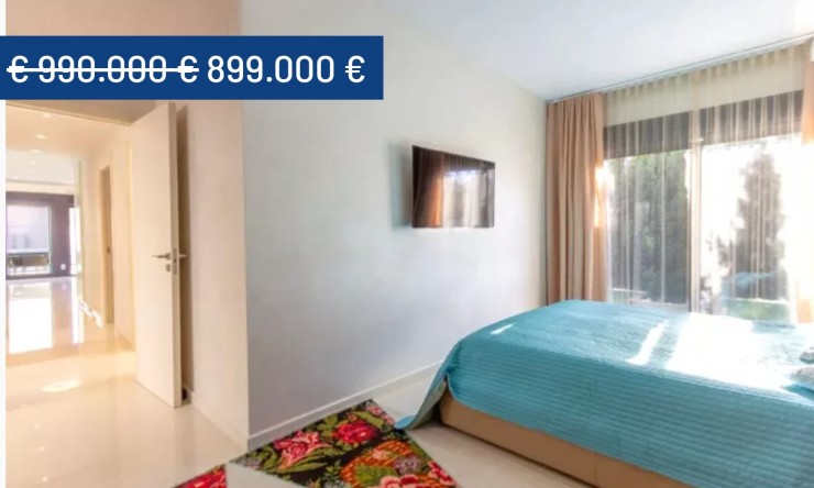 Resale - Villa -
Campoamor