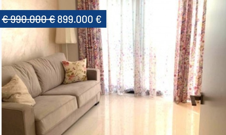 Resale - Villa -
Campoamor