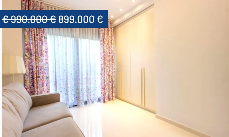 Resale - Villa -
Campoamor
