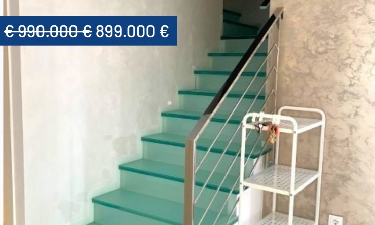 Resale - Villa -
Campoamor