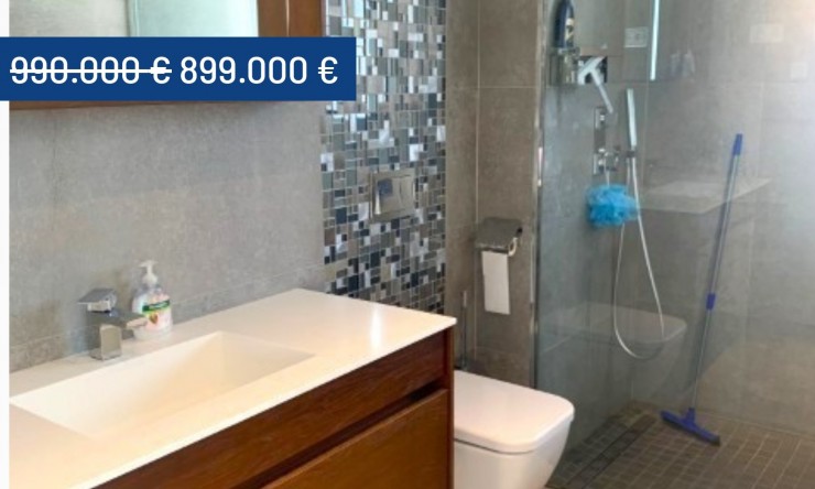 Resale - Villa -
Campoamor