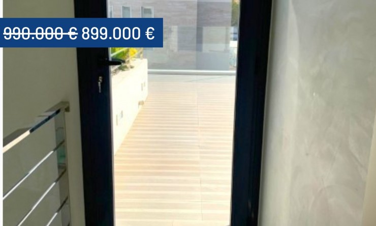 Resale - Villa -
Campoamor