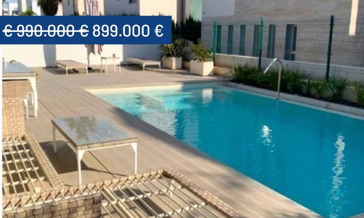 Resale - Villa -
Campoamor