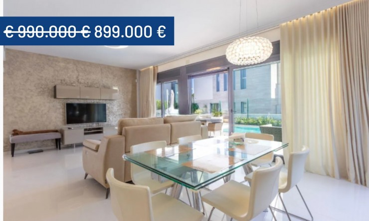 Resale - Villa -
Campoamor