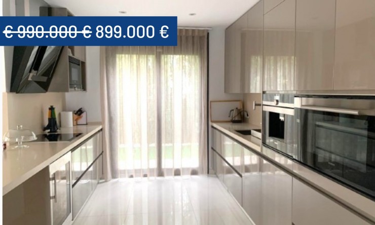 Resale - Villa -
Campoamor