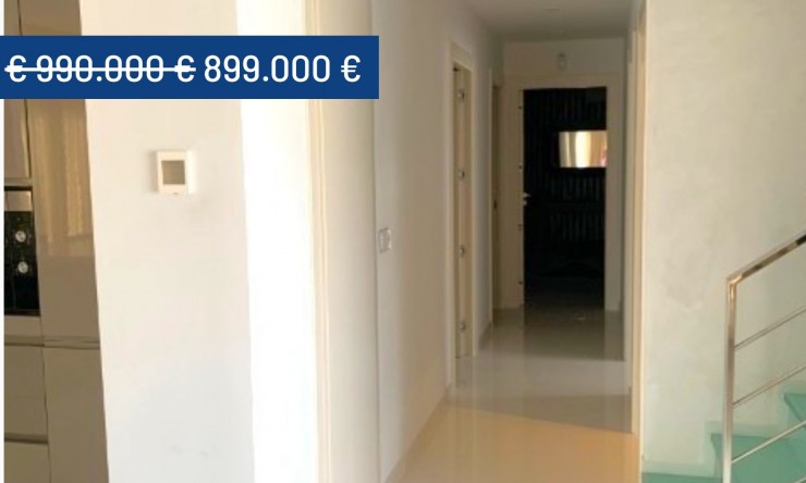 Resale - Villa -
Campoamor