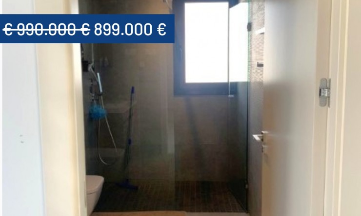 Resale - Villa -
Campoamor