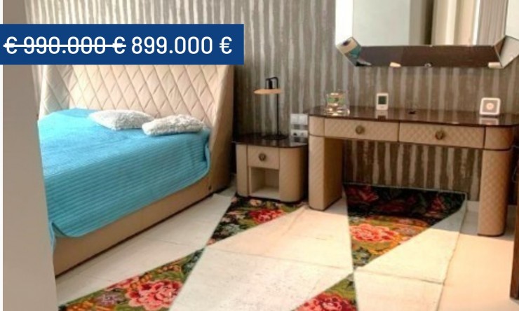 Resale - Villa -
Campoamor