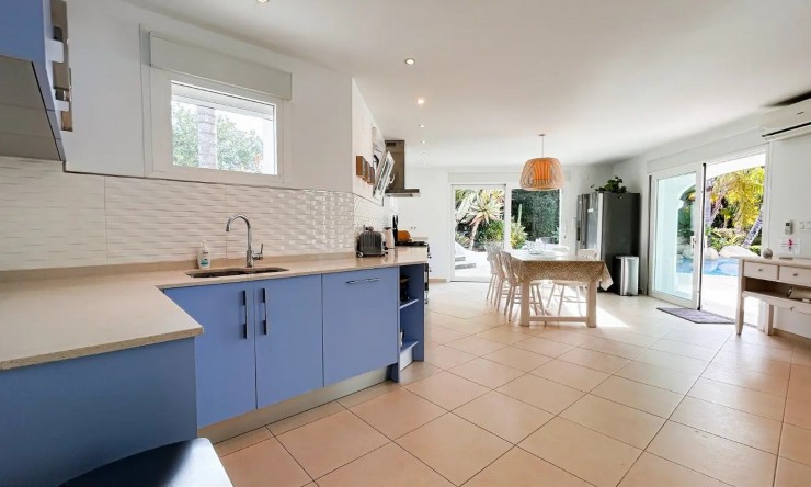 Herverkoop - Villa -
Jávea - Montgo