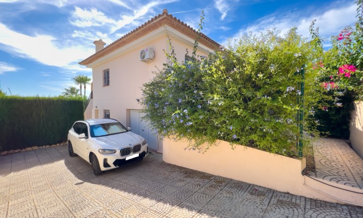 Reventa - Villa -
Altea