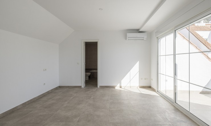 Wiederverkauf - Wohnung -
Istán