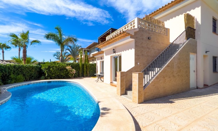Reventa - Villa -
Altea