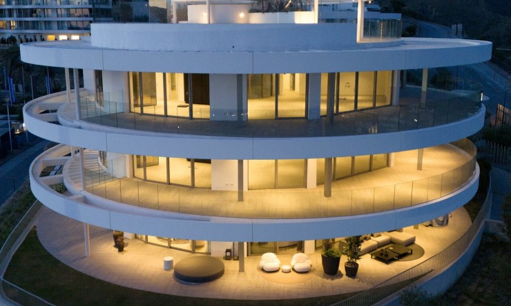 Resale - Apartment -
Marbella