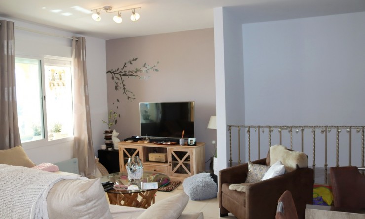 Resale - Townhouse -
Jalón