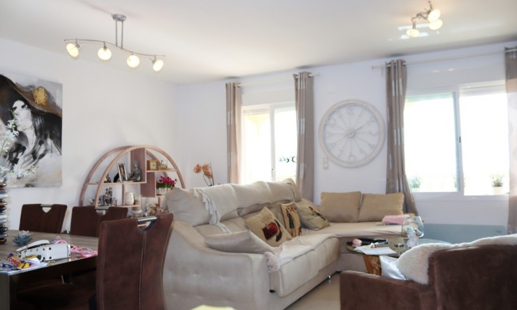 Resale - Townhouse -
Jalón
