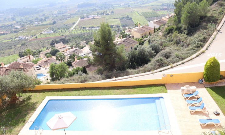 Resale - Townhouse -
Jalón