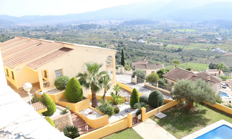 Resale - Townhouse -
Jalón