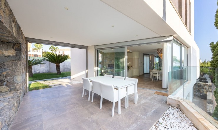 Resale - Villa -
Finestrat