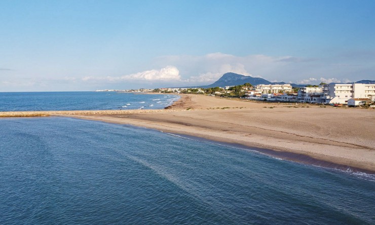 Neue Gebäude - Villa -
Denia