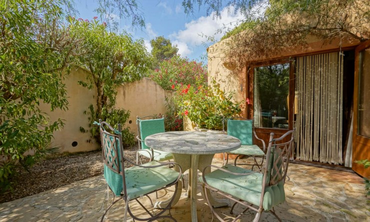 Resale - Villa -
Jávea - Las Planas