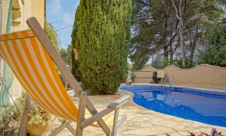 Resale - Villa -
Jávea - Las Planas