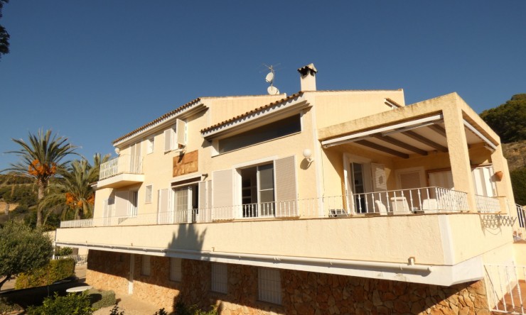 Herverkoop - Villa -
Altea