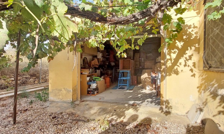 Resale - Villa -
Benidorm
