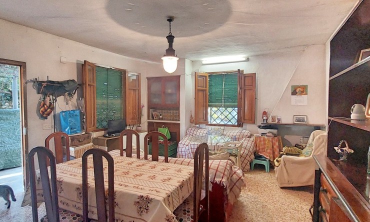 Resale - Villa -
Benidorm