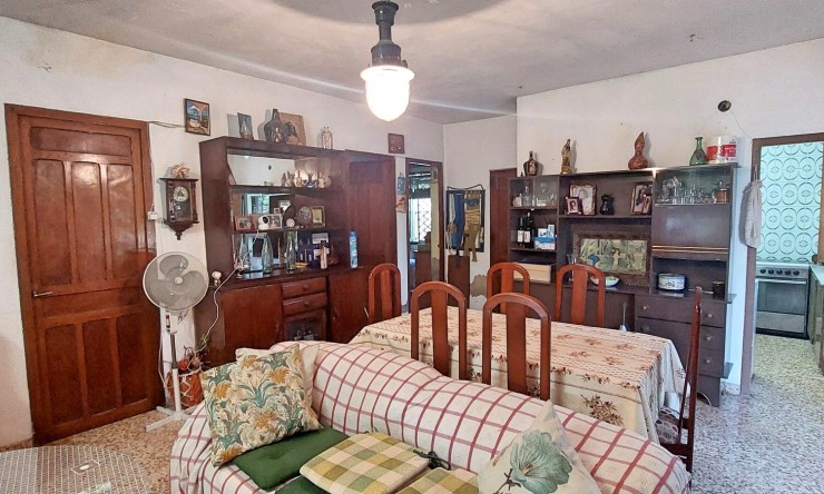 Resale - Villa -
Benidorm