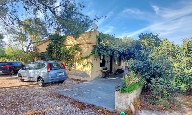 Resale - Villa -
Benidorm
