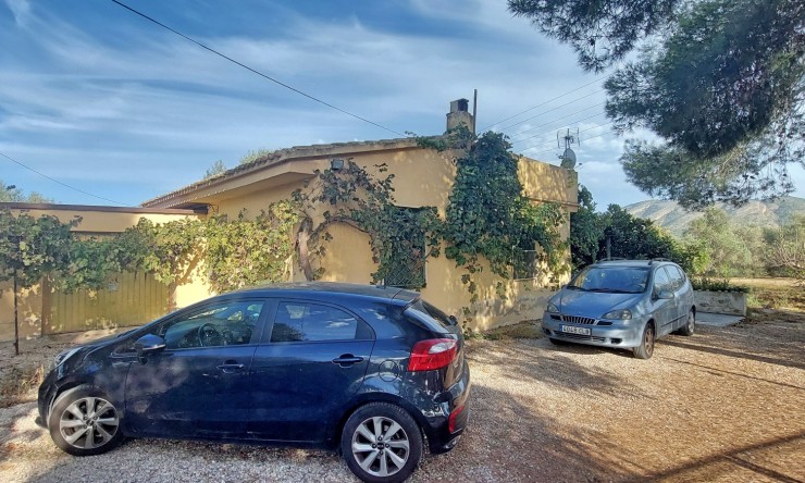Resale - Villa -
Benidorm