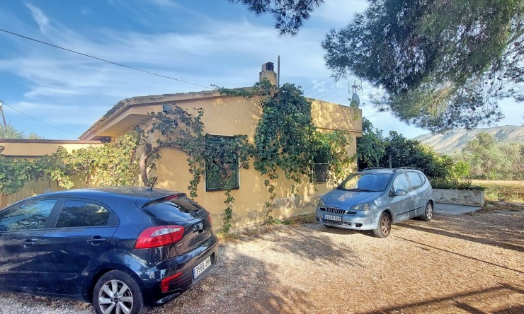 Resale - Villa -
Benidorm