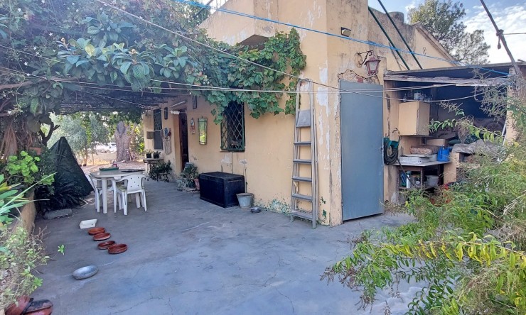Resale - Villa -
Benidorm
