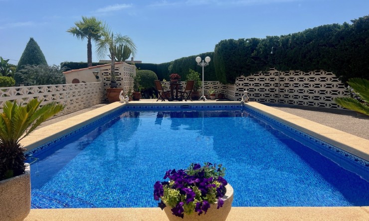 Resale - Villa -
Alfas del Pí