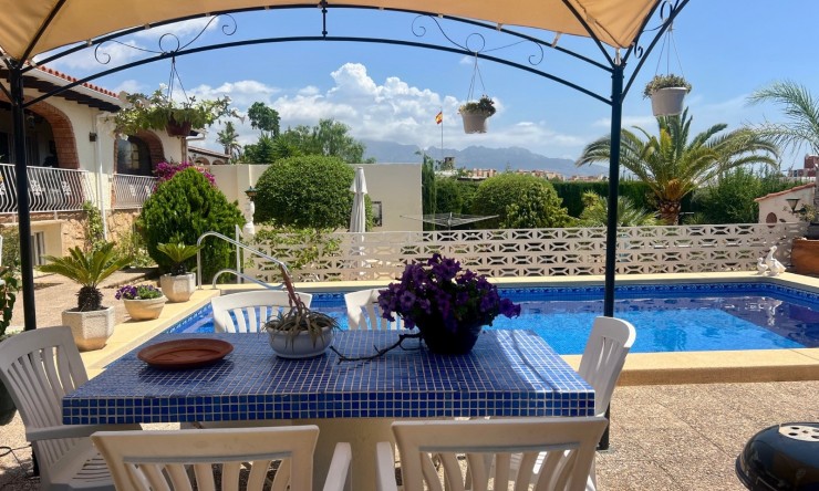 Resale - Villa -
Alfas del Pí
