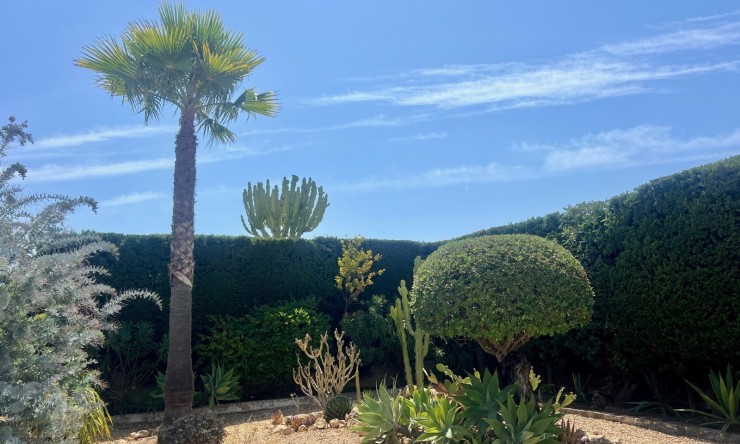 Resale - Villa -
Alfas del Pí