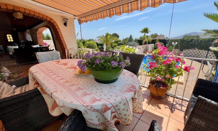 Resale - Villa -
Alfas del Pí