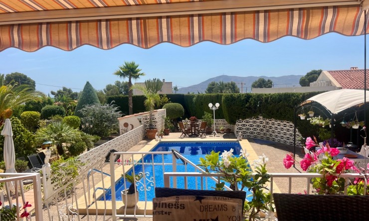 Resale - Villa -
Alfas del Pí
