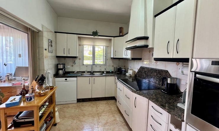Resale - Villa -
Alfas del Pí