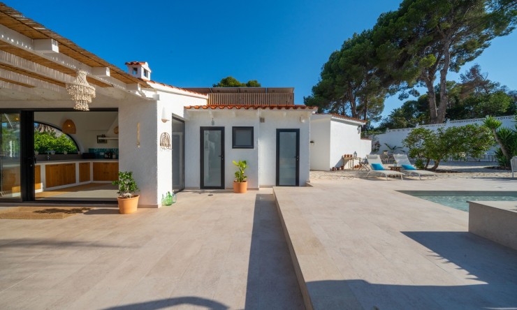 Resale - Villa -
Alfas del Pí