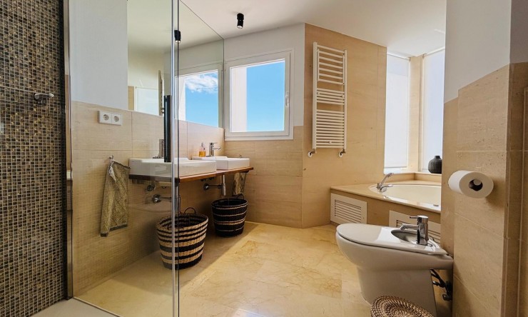 Resale - Villa -
Altea - La Vieja