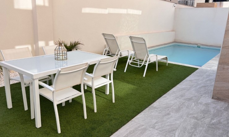 Resale - Villa -
Los Montesinos