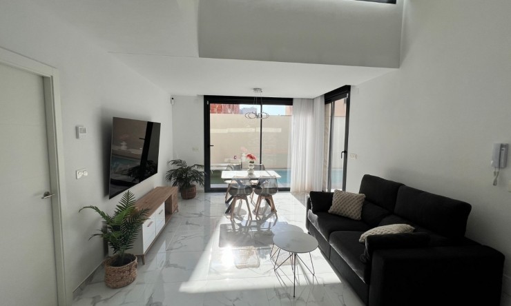 Resale - Villa -
Los Montesinos