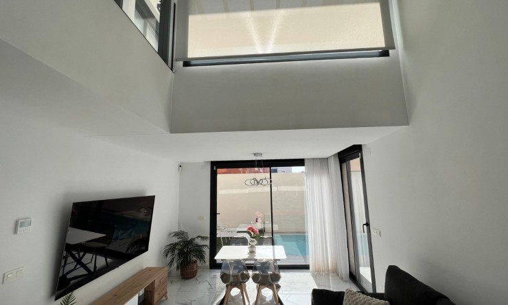 Resale - Villa -
Los Montesinos