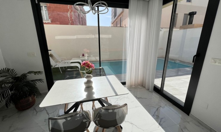 Resale - Villa -
Los Montesinos